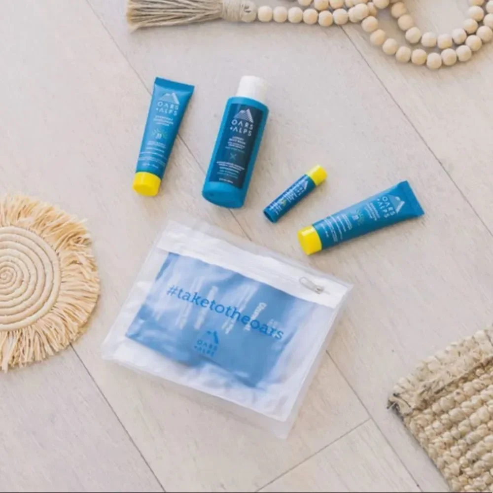 NWT Oars + Alps Travel Essentials Kit